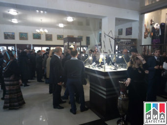 Дагестанские ювелиры посвятили профессиональному празднику выставку «Серебряная сказка». Ювелирные Известия - J-izvestia.ru