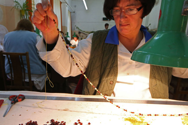 Девушки вместо бабушек: Россия разработала стратегию заработка на янтаре. Ювелирные Известия - J-izvestia.ru