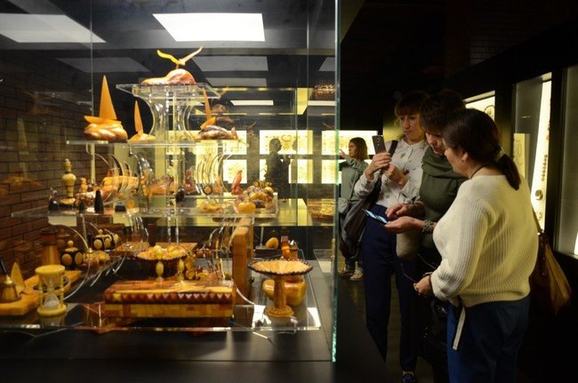 Калининградский янтарный комбинат открыл новый выставочный комплекс «Янтарная палата». Ювелирные Известия - J-izvestia.ru