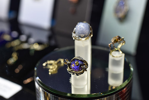 Осенняя неделя ювелирной моды «Сокровища Петербурга» соберет в Бронзовом дворце производителей украшений и дизайнеров со всего света. Ювелирные Известия - J-izvestia.ru