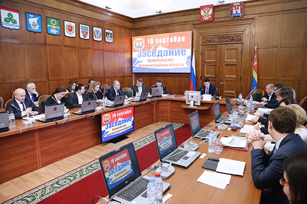 Антон Алиханов: Стратегия развития янтарной отрасли нацелена на поддержку переработки. Ювелирные Известия - J-izvestia.ru