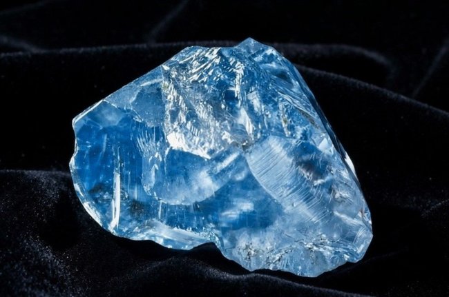 АЛРОСА: голубые алмазы - редкий цвет природы